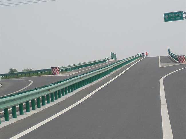 忻州高速公路护栏的材质与规格