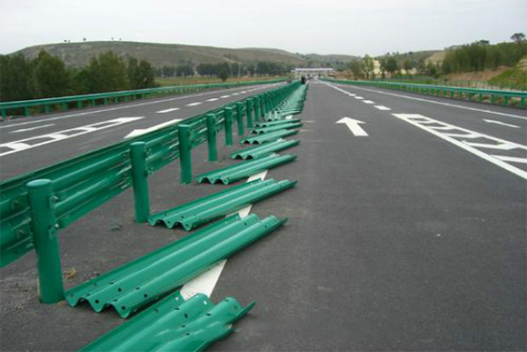 忻州波形护栏的维护与管理确保道路安全的关键步骤